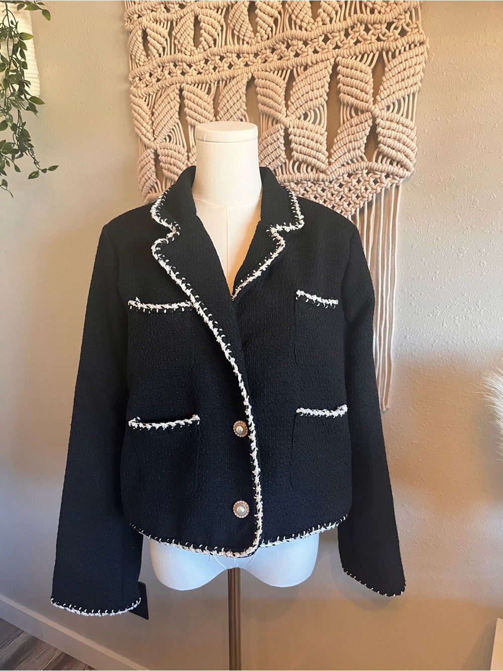 NWOT Ellen Tracy Black Bouclé Jacket with Contrast Trim